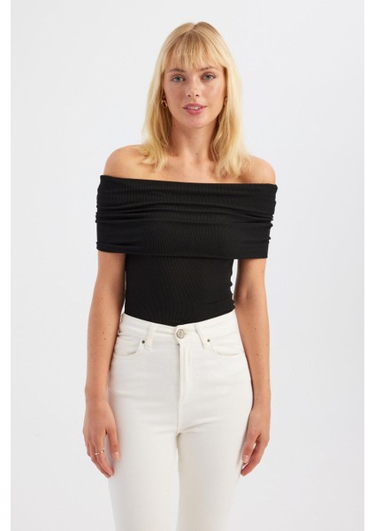 Kadın Düz Omuz Detaylı Üst Natural fiyatları