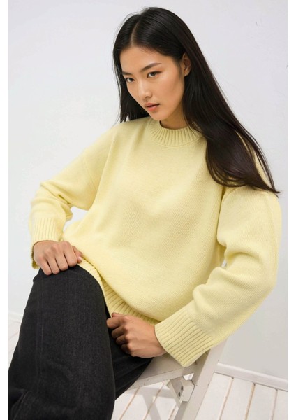 Kadın Bisiklet Yaka Relax Fit Yumuşak Triko Kazak Limon Sarısı