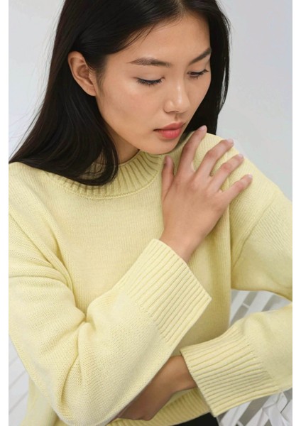 Kadın Bisiklet Yaka Relax Fit Yumuşak Triko Kazak Limon Sarısı modelleri