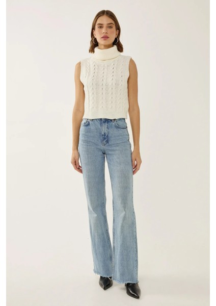 Kadın Saç Örgüsü Desenli Yüksek Yaka Örgü Süveter Tozlu Beyaz fiyatları