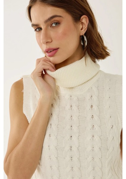 Kadın Saç Örgüsü Desenli Yüksek Yaka Örgü Süveter Tozlu Beyaz indirimleri