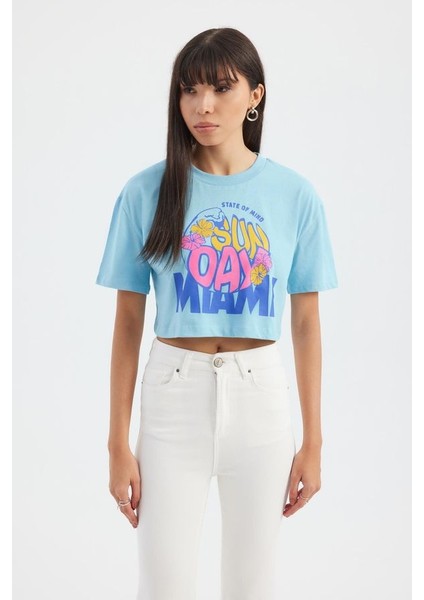 Kadın Grafik Desenli Kırpılmış Tişört Mavi modelleri