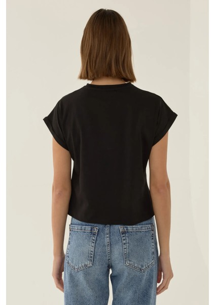Kadın Basic Yuvarlak Yaka Kısa Tişört Siyah