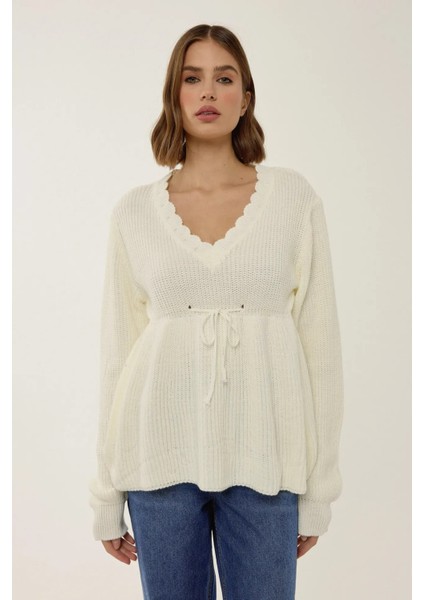 Kadın Bağlama Detaylı Dilimli V Yaka Triko Kazak Natural