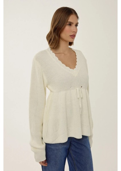Kadın Bağlama Detaylı Dilimli V Yaka Triko Kazak Natural modelleri