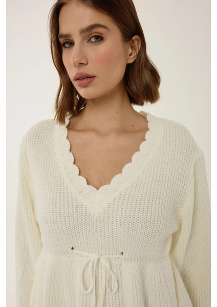 Kadın Bağlama Detaylı Dilimli V Yaka Triko Kazak Natural fırsatları