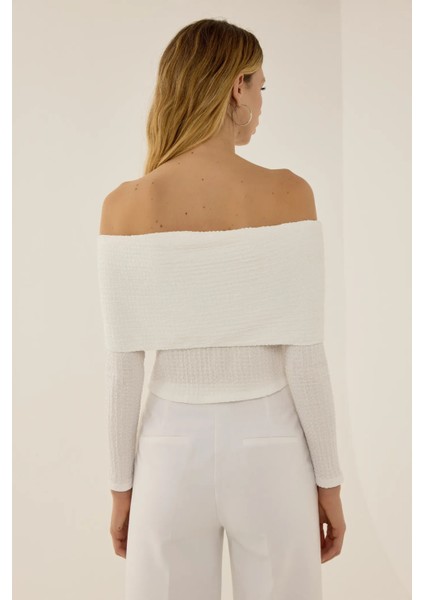 Kadın Omzu Açık Dokulu Top White fırsatları