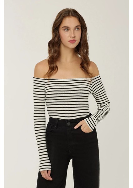 Kadın Omuz Açık Çizgili Bluz White fırsatları