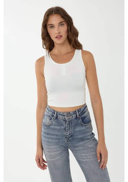 Kadın Düğme Detaylı Crop Üst White modelleri