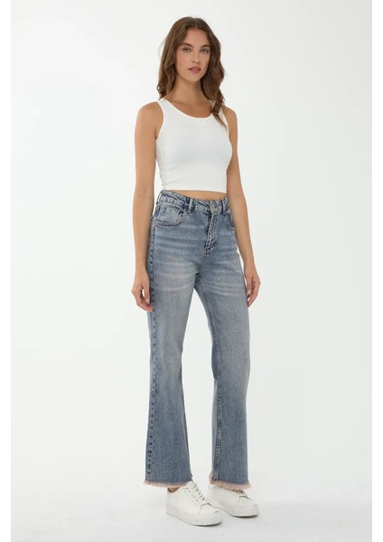 Kadın Düğme Detaylı Crop Üst White indirimleri