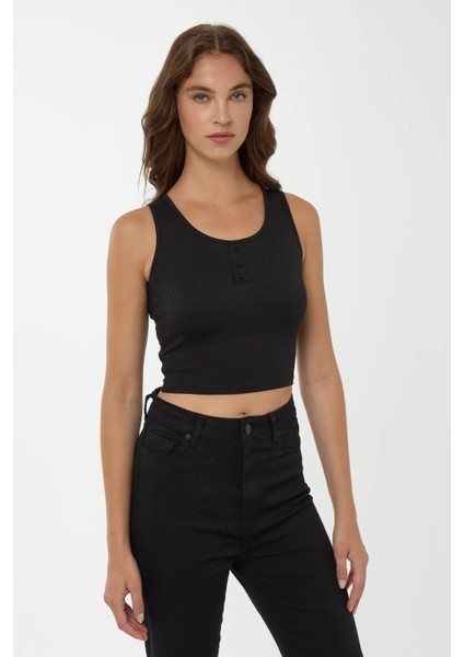 Kadın Düğme Detaylı Crop Üst Black fırsatları