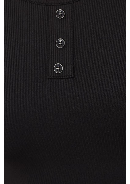 Kadın Düğme Detaylı Crop Üst Black