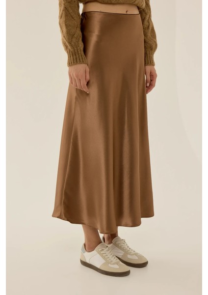Kadın Yüksek Bel Saten Midi Etek Mocha Kahvesi modelleri