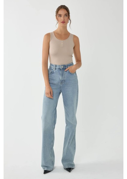 Kadın Düğme Detaylı Crop Üst Natural modelleri