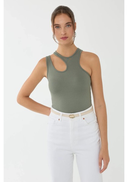 Kadın Asimetrik Yaka Crop Top Yeşil modelleri
