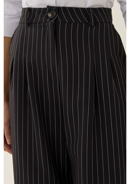 Kadın Yüksek Bel Çizgili Düz Paça Pantolon Siyah indirimleri