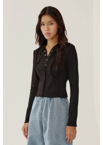 Kadın Çıtçıtlı Üst Siyah modelleri