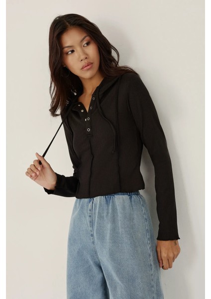 Kadın Çıtçıtlı Üst Siyah indirimleri