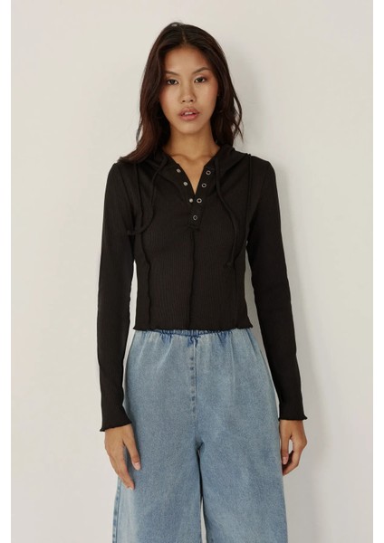 Kadın Çıtçıtlı Üst Siyah