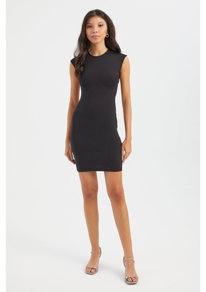 Kadın Arka Kesik Detaylı Bisiklet Yaka Kısa Kollu Mini Beden Oturan Elbise Black fiyatları