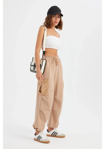 Kadın Bağcıklı Yüksek Bel Dokuma Jogger Pantolon Bej Doğal fiyatları