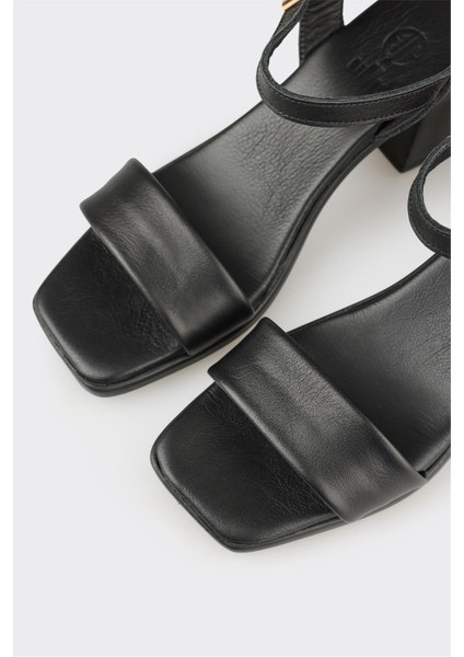 Siyah Deri Kadın Topuklu Sandalet fırsatları