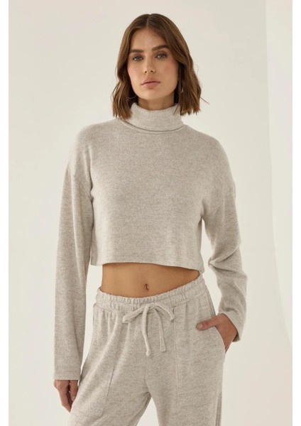 Kadın Dokulu Yüksek Yakalı Kısa Kazak Natural