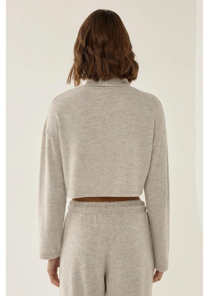 Kadın Dokulu Yüksek Yakalı Kısa Kazak Natural fırsatları