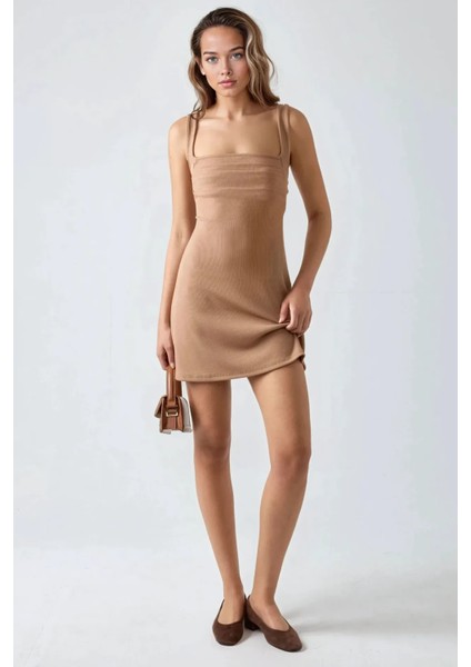 Kadın Kırışıklıklı Kare Yaka Mini Elbise Mocha Kahvesi fiyatları
