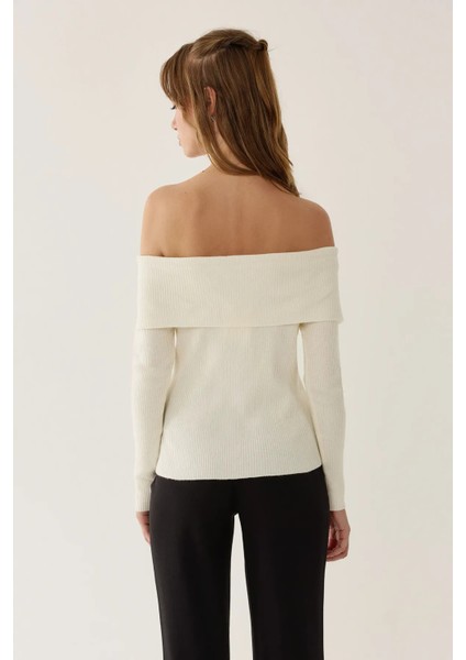 Kadın Omuz Açık Madonna Yaka Triko Üst Tozlu Beyaz indirimleri
