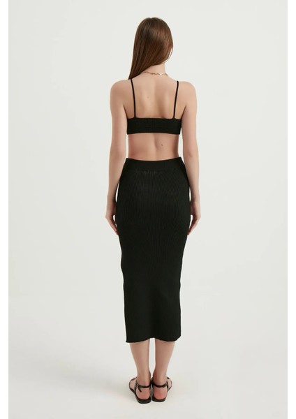 Kadın 2 Parça: V Yaka Vücut Tipine Uygun Crop Top & Yan Yırtmaçlı Yüksek Bel Maksi Etek Siyah fırsatları