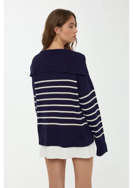 Kadın Çizgili V Yaka Kazak Siyah fırsatları