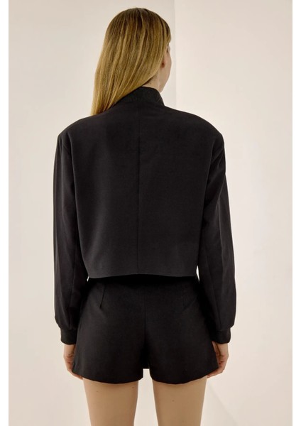 Kadın Kolej Yaka İki Cepli Kısa Ceket Siyah indirimleri
