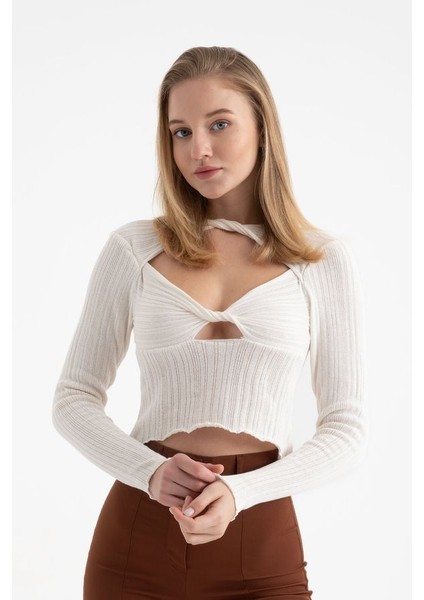 Kadın Tekne Yaka Ruched Göğüs Detaylı Kesikli Uzun Kol Bluz White fiyatları
