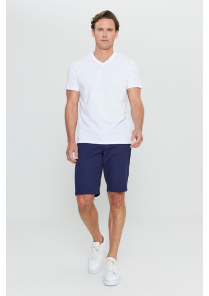 Erkek Beyaz %100 Pamuk Slim Fit Dar Kesim V Yaka Tişört