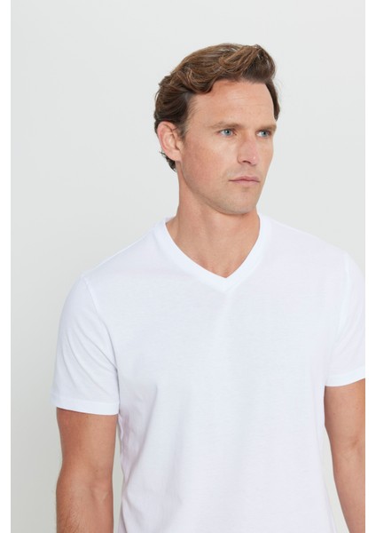 Erkek Beyaz %100 Pamuk Slim Fit Dar Kesim V Yaka Tişört