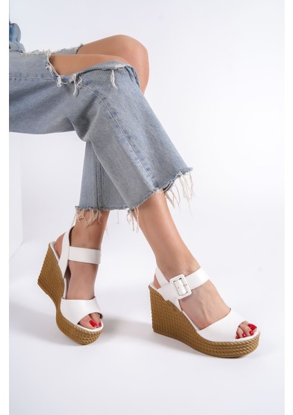 Jet-Perla Tokalı Lastikli Dolgu Topuklu Ortopedik Taban Hasır Görünümlü Kadın Sandalet Ckt - Beyaz fiyatları