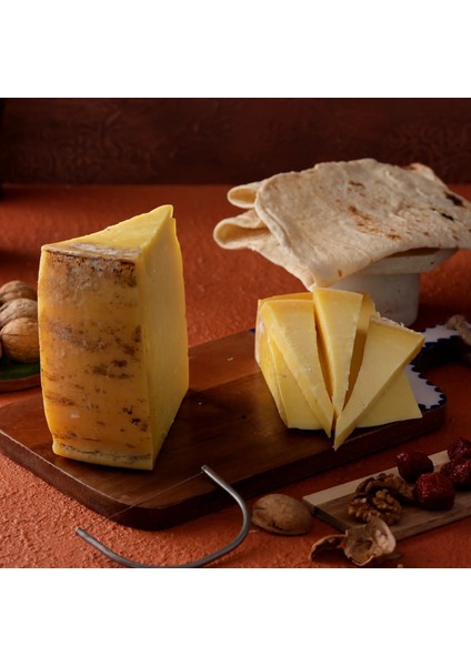 Kars Malakan Eski Kaşar Peyniri 2 Yıllık Şirden Mayalı 1 kg -Kaşarcızade indirimleri