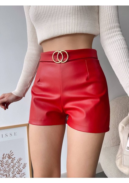 Toka Detaylı Suni Deri Kadın Şort modelleri