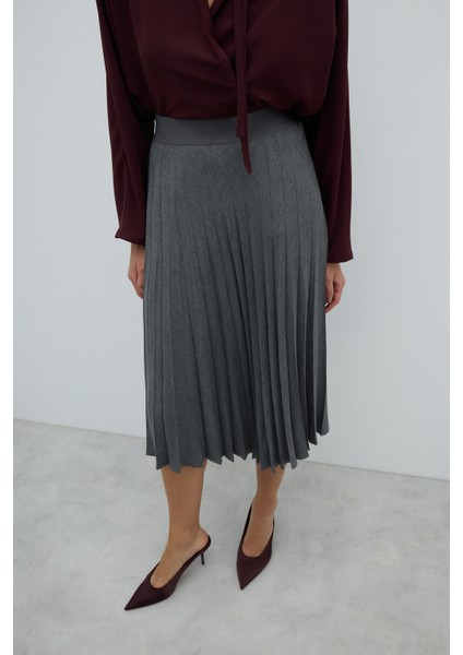Beli Lastikli Plisoley Midi Boy Etek Gri K2615040_004 fırsatları