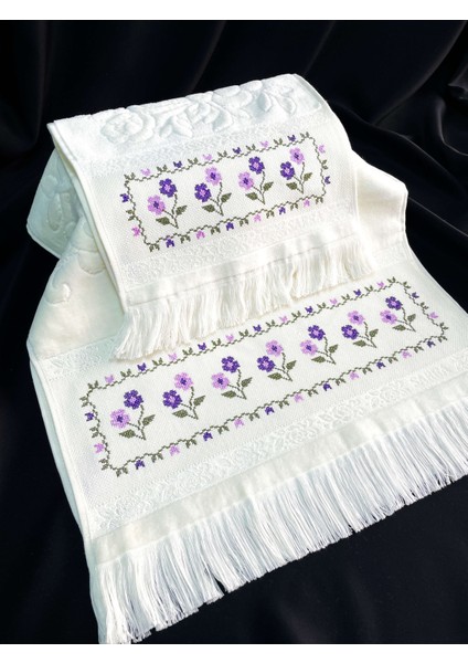 Özel Tasarım Kanaviçe Nakış Işlemeli Kadife Etamin Çeyizlik 2'li Havlu Seti