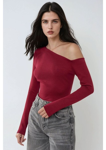 Kadın Asimetrik Yaka Uzun Kol Örme Üst Red