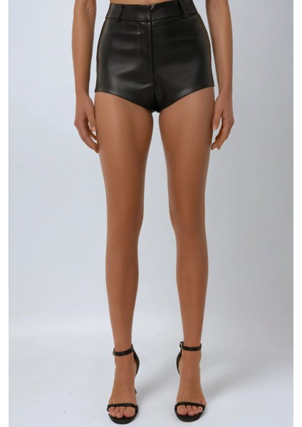 Kadın Suni Deri Hot Şort Siyah modelleri