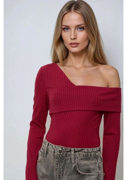 Kadın Asimetrik Yaka Fitilli Örme Bluz Red