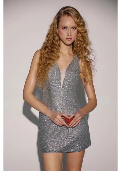 Kadın V Yaka Kolsuz Bodycon Simli Mini Elbise Gümüş Gri fırsatları