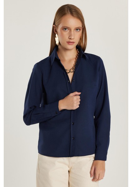 Kadın Slim Fit Dar Kesim Uzun Kollu Pamuklu Vücuda Oturan Dokulu Lacivert Basic Gömlek fırsatları