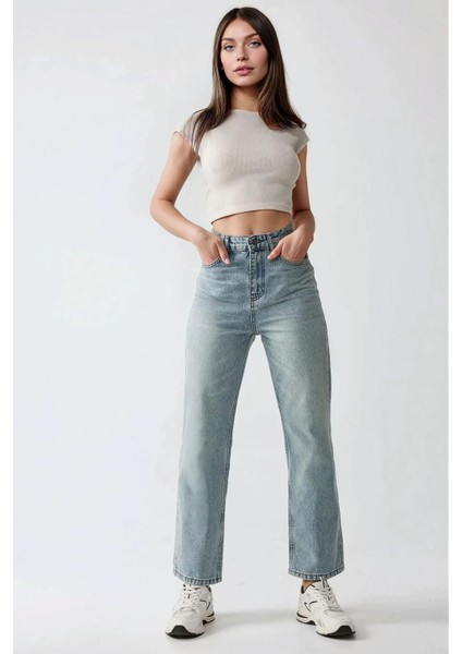Kadın Normal Bel Düz Paça Kot Pantolon Açık Mavi Denim