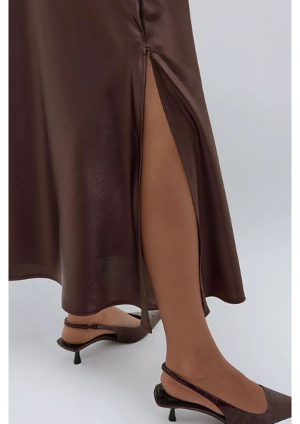 Kadın Yırtmaçlı Maxi Saten Etek Brown