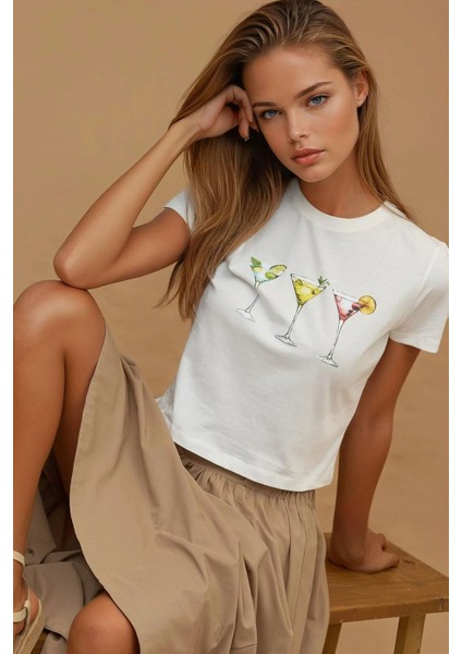Kadın Baskı Detaylı Regular Fit Bisiklet Yakalı %100 Pamuklu Crop T-shirt Tozlu Beyaz