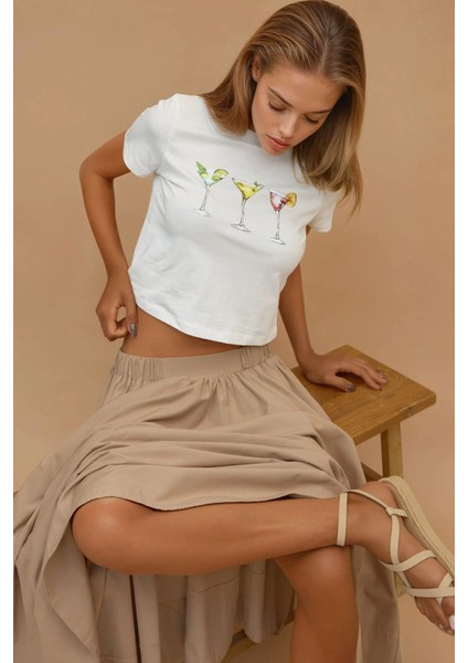 Kadın Baskı Detaylı Regular Fit Bisiklet Yakalı %100 Pamuklu Crop T-shirt Tozlu Beyaz